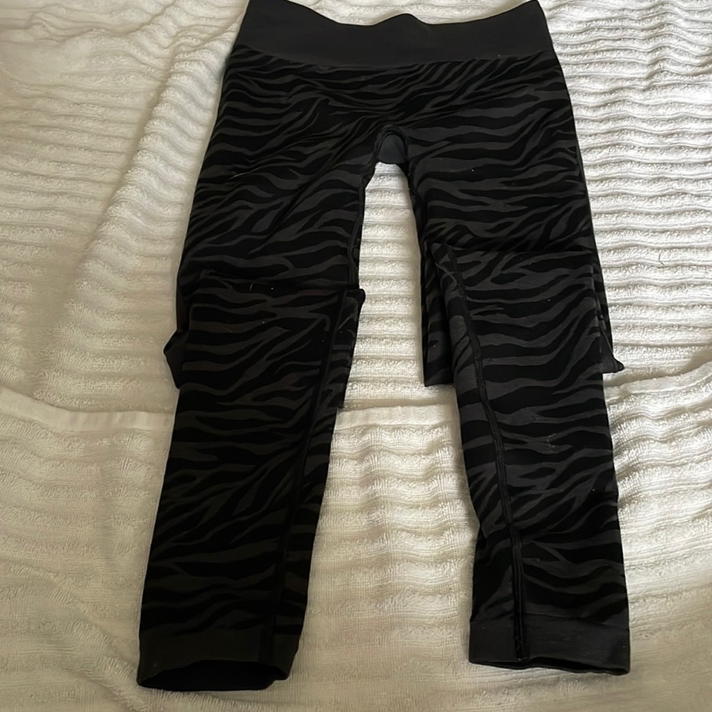 Ivivva by lululemon size 10 leggings